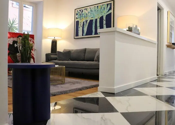 Апартаменты Trevi Fountain Luxury Flat