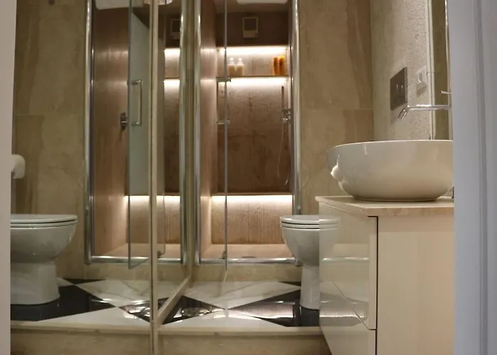 Trevi Fountain Luxury Flat