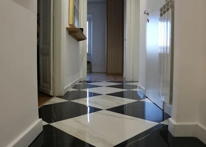 Апартаменты Trevi Fountain Luxury Flat